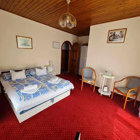 Steinhaus Bed & Breakfast Keszthely