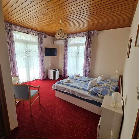 Steinhaus Bed & Breakfast Keszthely